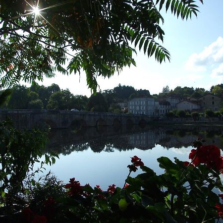 Maison Du Magnolia Confolens Esterno foto