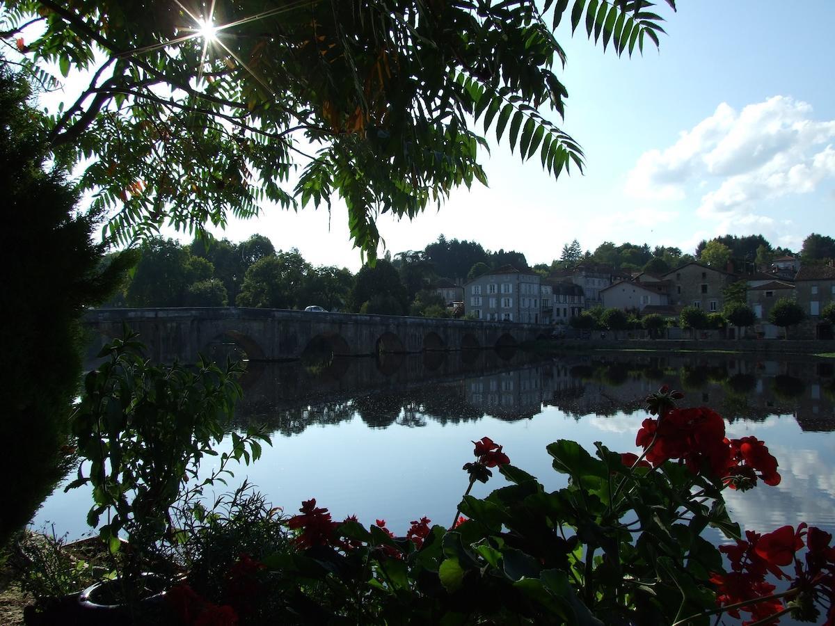 Maison Du Magnolia Confolens Esterno foto